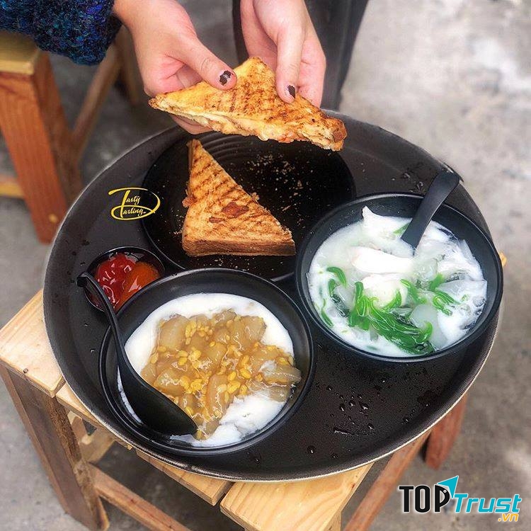 Tiệm Ăn Tí Hon