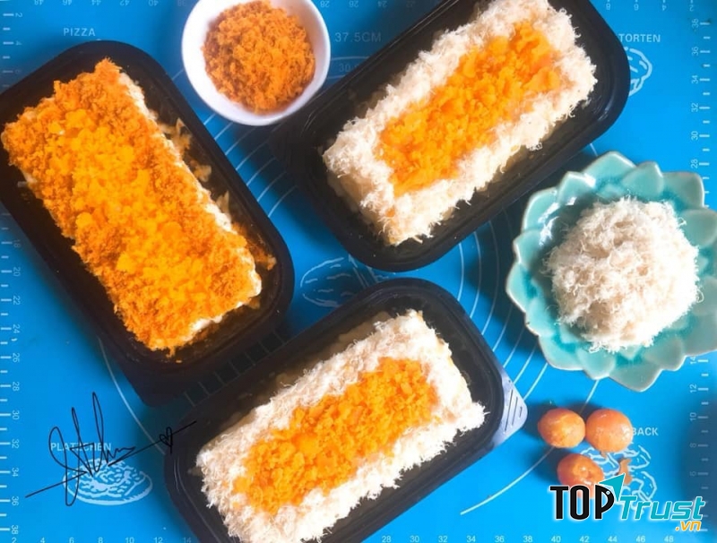 Bánh bông lan trứng muối tiệm Carrot