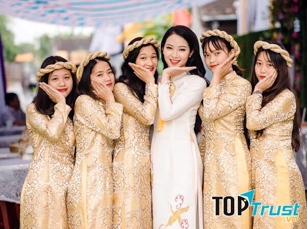 Tiệm Áo Dài Cô Ba – Cho thuê áo dài cưới hỏi đẹp tại Vinh Nghệ An