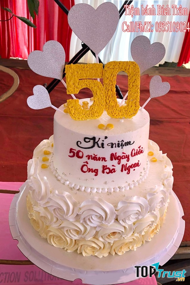 Tiệm bánh Bích Trâm nhận làm các loại bánh kem theo yêu cầu và ship bánh kem tận nơi, là dịch vụ giao bánh kem nhanh và uy tín được khách hàng tin tưởng