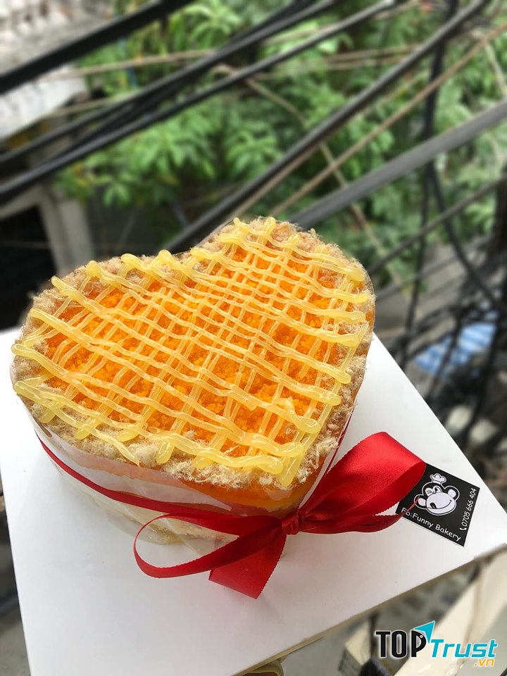 Tiệm bánh bông lan trứng muối Funny Bakery