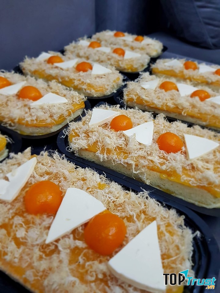 Tiệm Bánh Bông Lan Trứng Muối Số 1 Hải Phòng