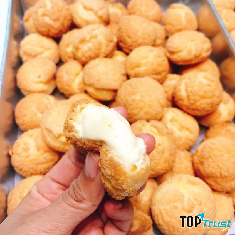 Tiệm bánh cô Sen