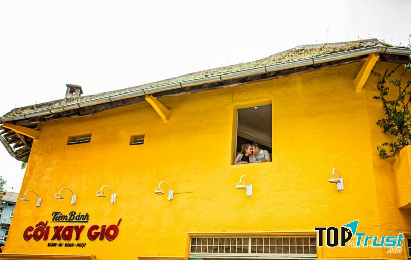 Tiệm Bánh Cối Xay Gió - Hòa Bình