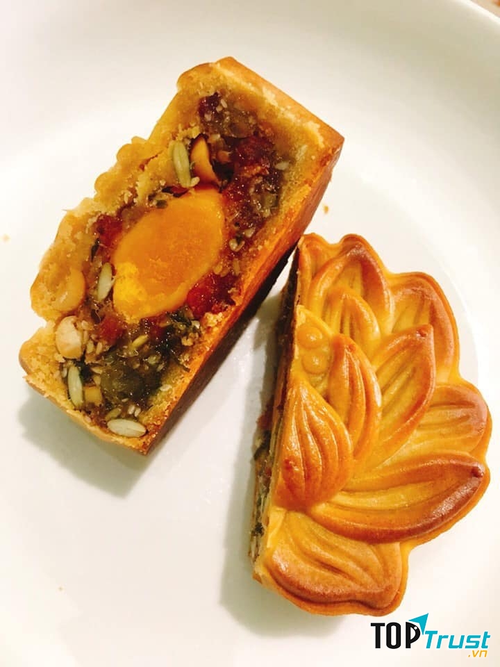 Bánh được làm hoàn toàn từ những nguyên liệu sạch, đảm bảo an toàn cho sức khỏe của người sử dụng.