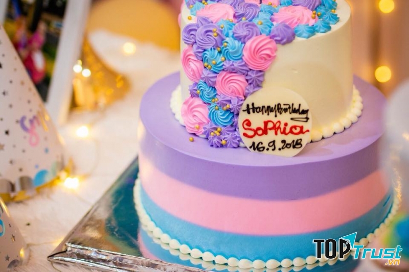 Bánh kem với những họa tiết thật điệu đà