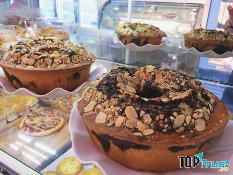 Tiệm bánh kem Tường Vân