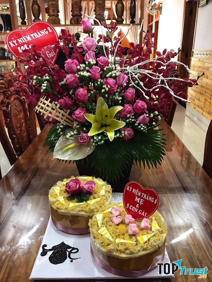Không chỉ để ăn mà bánh bông lan trứng muối còn trở thành ý nghĩa đặc biệt trong buổi tiệc