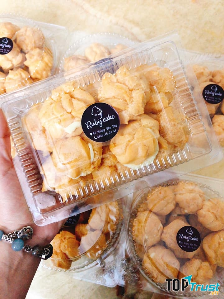 Bánh su kem Ruby Cake