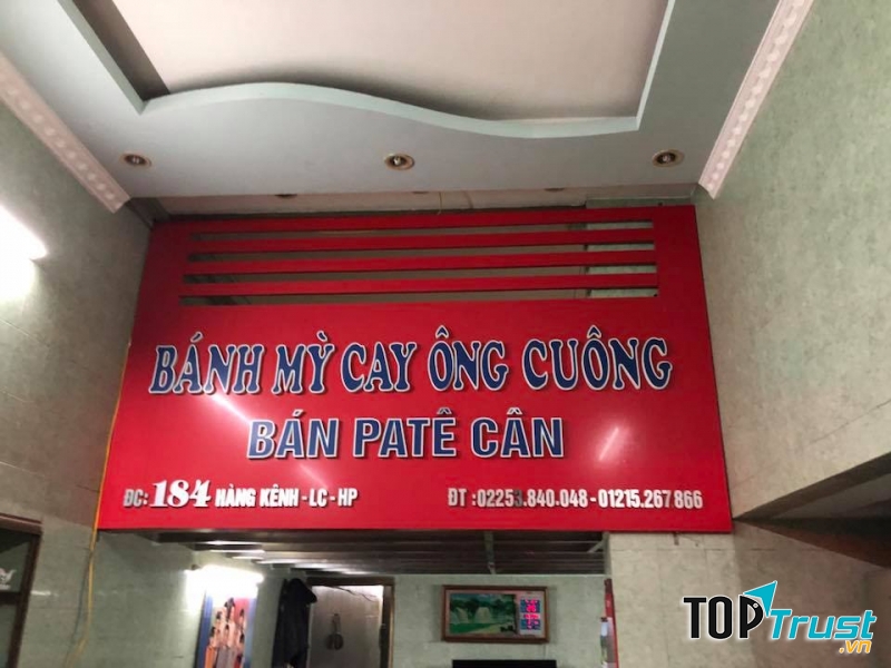 Tiệm bánh mỳ cay Ông Cuông