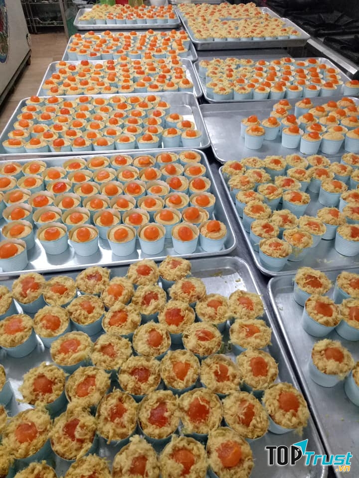 Những chiếc bánh bông lan trứng muối cupcake