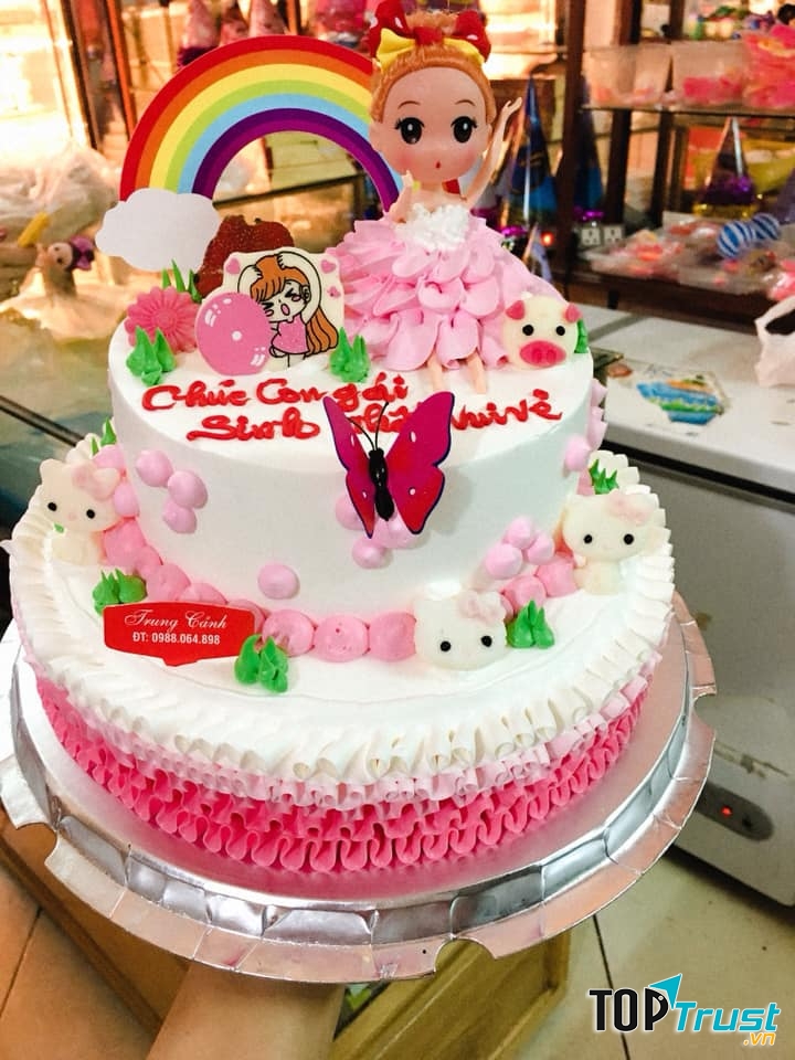   Nếu bạn sinh sống tại Ninh Bình thì hãy ghé tiệm bánh Trung Cảnh để lựa chọn cho mình một chiếc bánh thật ưng ý nhé.