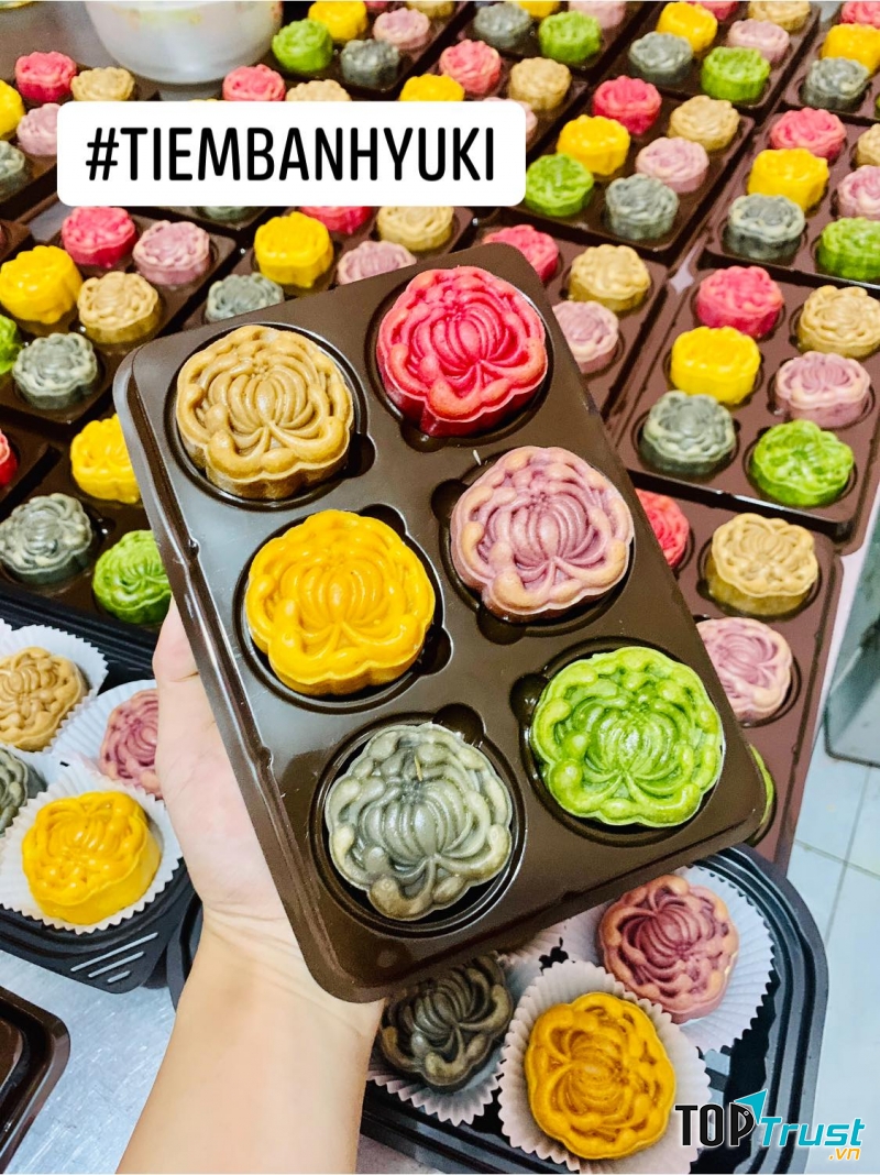 Tiệm bánh Yuki - bánh trung thu với nhiều màu sắc tự nhiên, bắt mắt.
