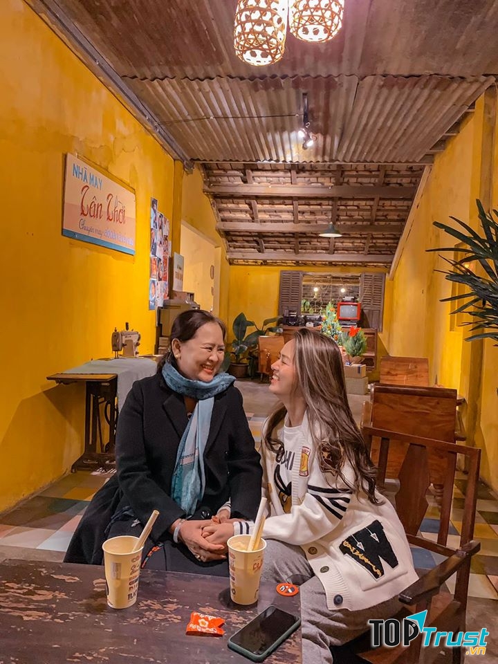 Tiệm Cà-phê CÔ BÔNG