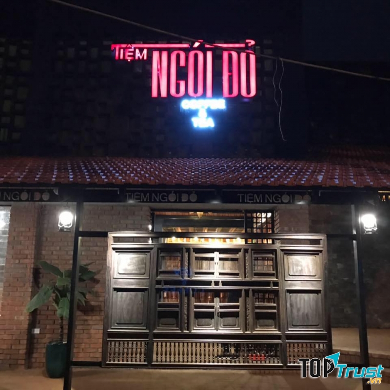 Tiệm cà phê Ngói Đỏ