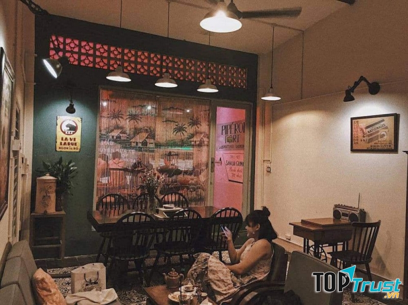 Tiệm Cafe Saigon Retro