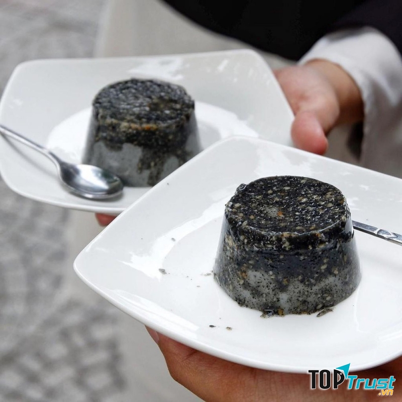 Tiệm Chè Mè Đen