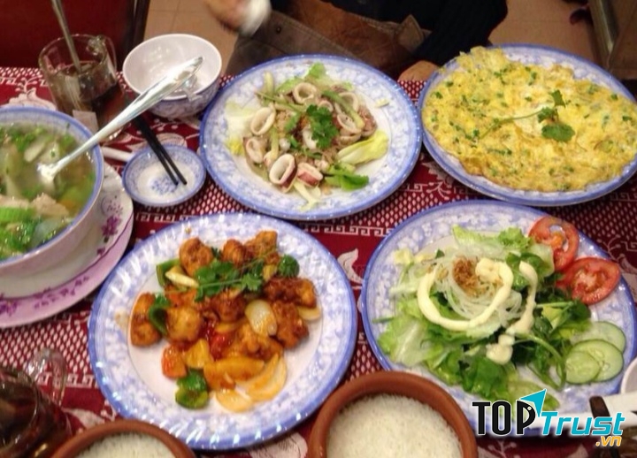 Tiệm Cơm Vĩnh Ký - Cơm Niêu
