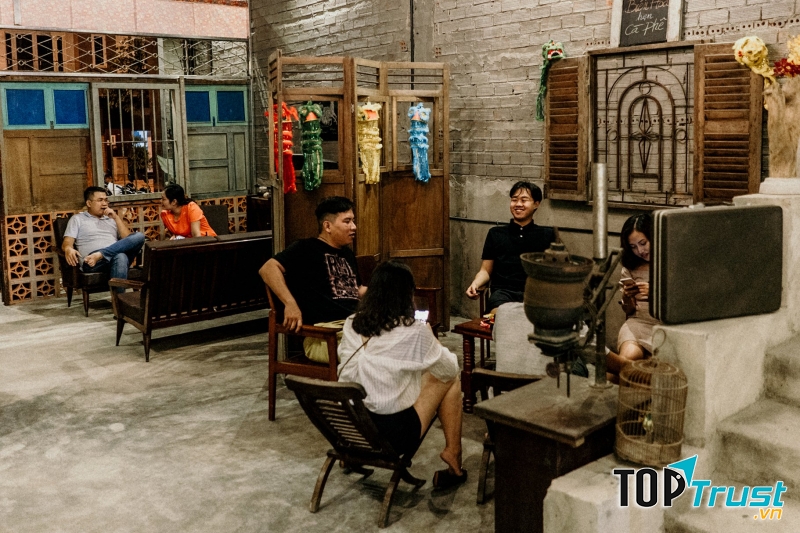 Đến với tiệm, bạn sẽ như được sống lại những giây phút của ngày xưa