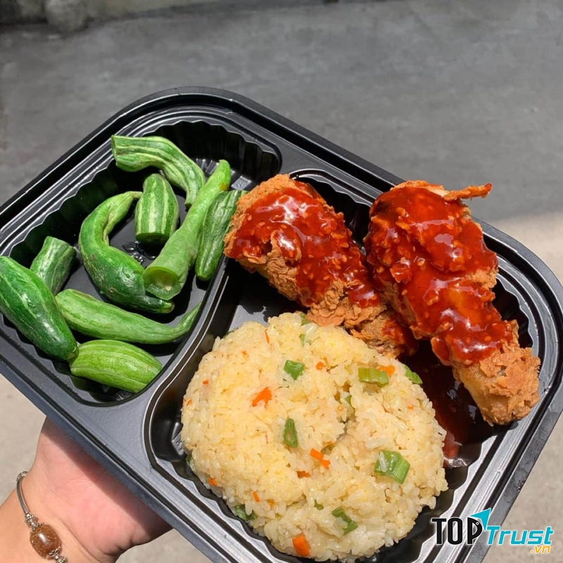 Tiệm gà nhà TuLu