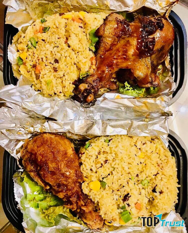 Tiệm gà nhà TuLu