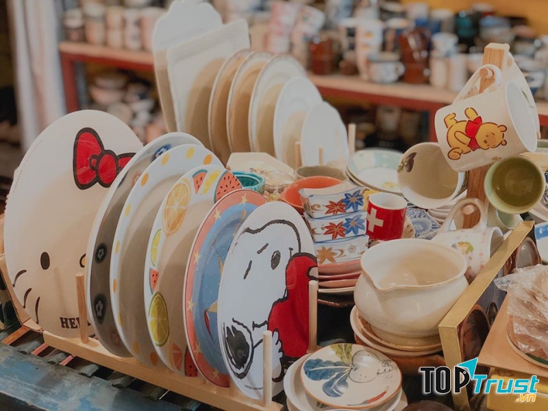 Tiệm gốm Trên Đồi