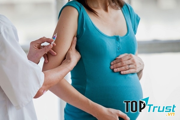 Tiêm hoặc hướng dẫn tiêm phòng uốn ván