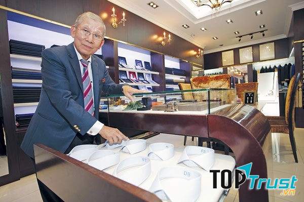 Sẽ là thiếu sót lớn nếu sân chơi “may veston đẹp tại TPHCM”mà thiếu đi một tên tuổi lớn như Cao Minh.