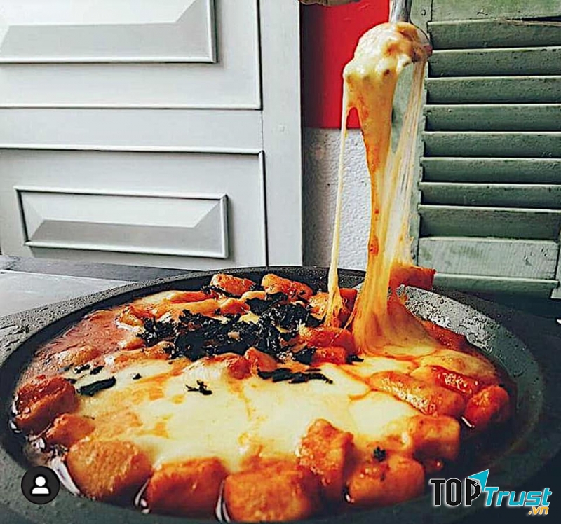 Chất lượng gà phô mai tại đây được thể hiện ngay từ khâu chọn nguyên liệu