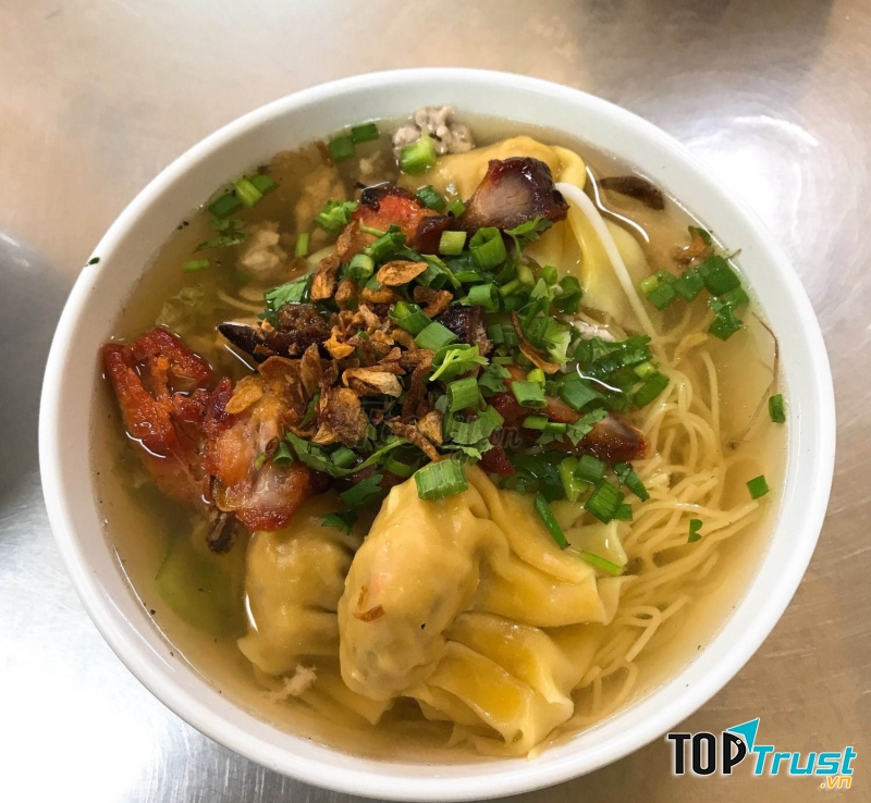 Mì tại quán Tân Phát