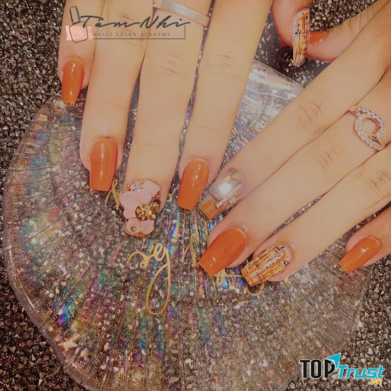 Tiệm nail Tâm Nhi