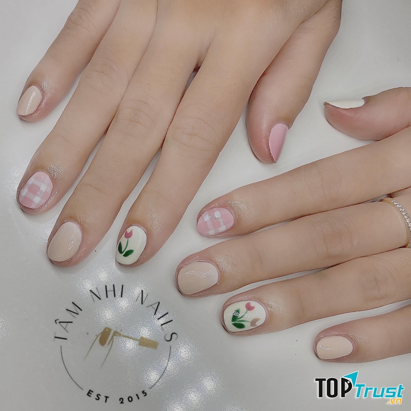 Tiệm nail Tâm Nhi