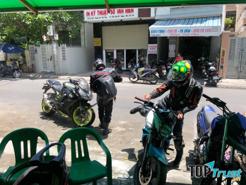 Tiệm Sửa Xe Thành Phụng