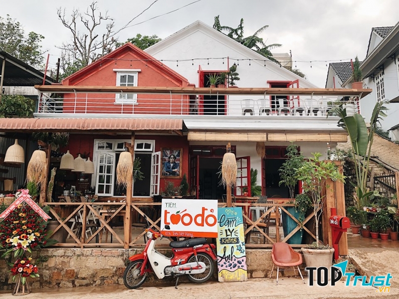 Quán là một trong những địa điểm theo đuổi phong cách vintage chuẩn màu cổ điển