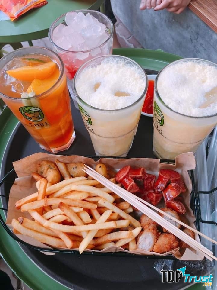 Trà chanh và ăn vặt dành cho các bạn trẻ