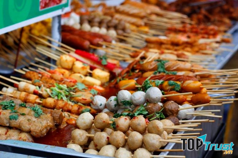 Ngoài ra, quán còn thường xuyên cập nhật những món mới, lạ và ngon để khách hàng có dịp thưởng thức.