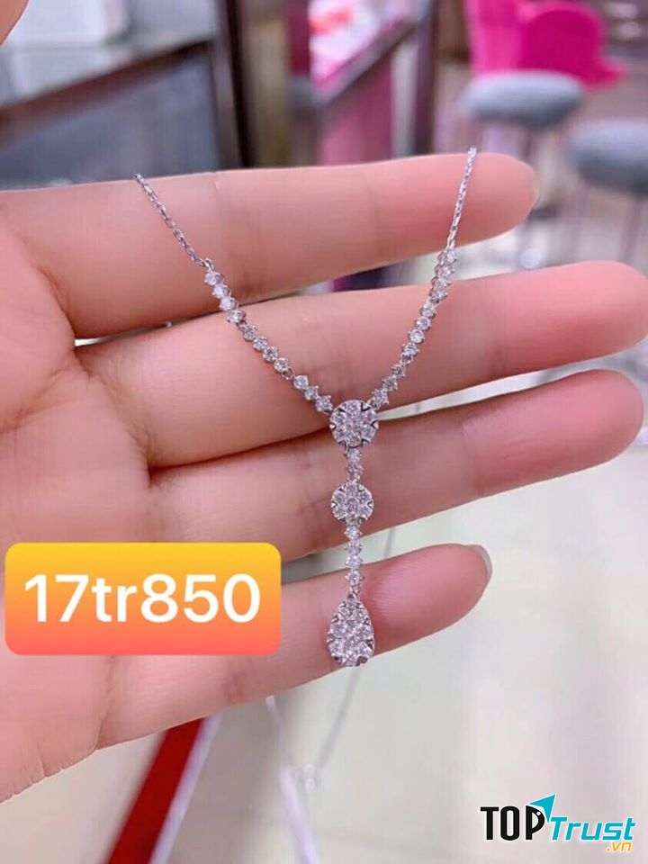 Trang sức tại tiệm vàng bạc Hoàng Anh