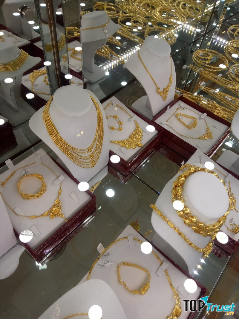 Tiệm Vàng Hồng Đức