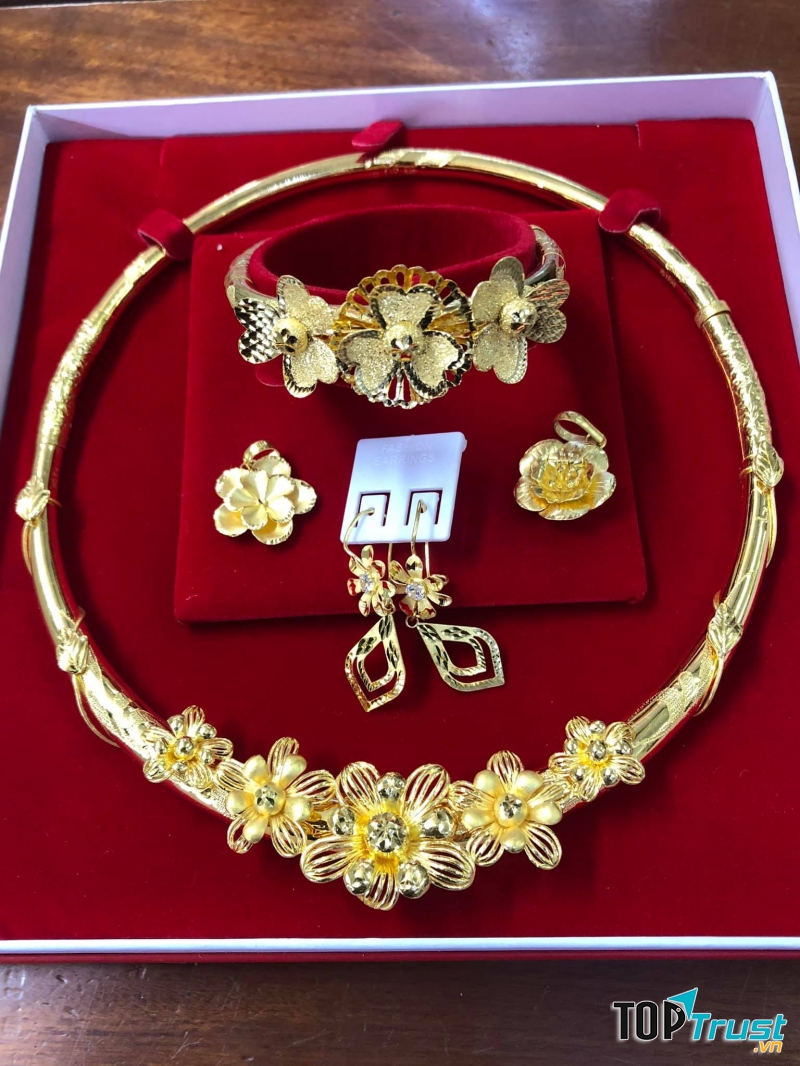 Bộ vàng cưới tại tiệm vàng Hồng Ngọc