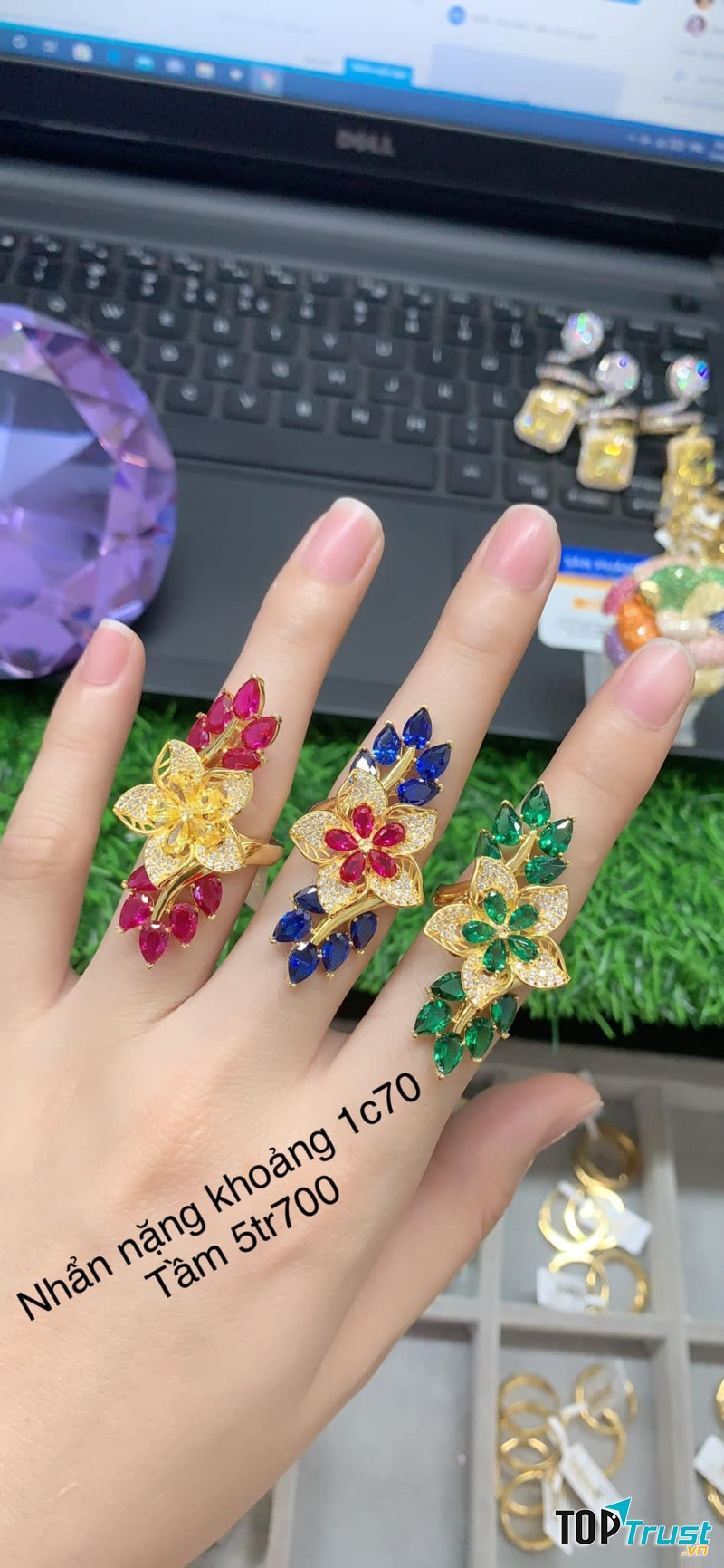 Tiệm vàng Hồng Phát