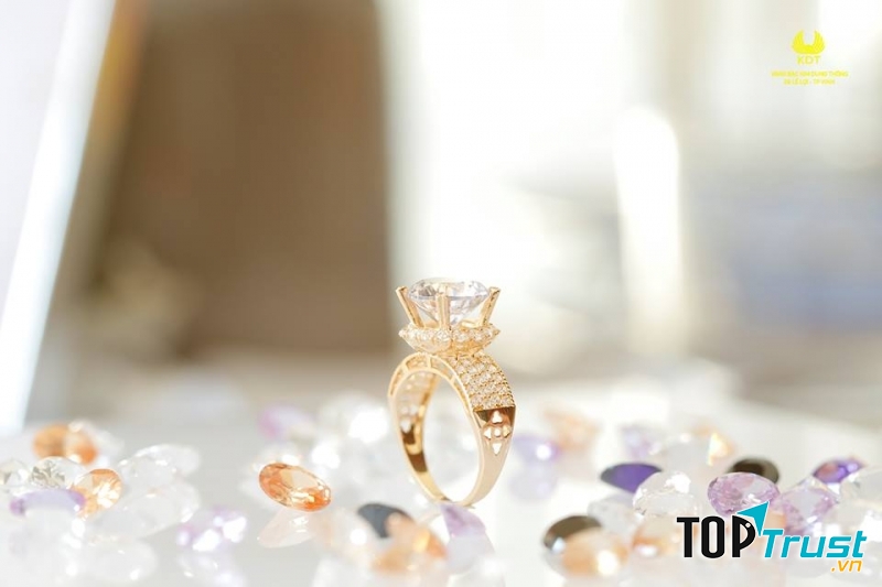 Tiệm vàng Kim Dung Thông