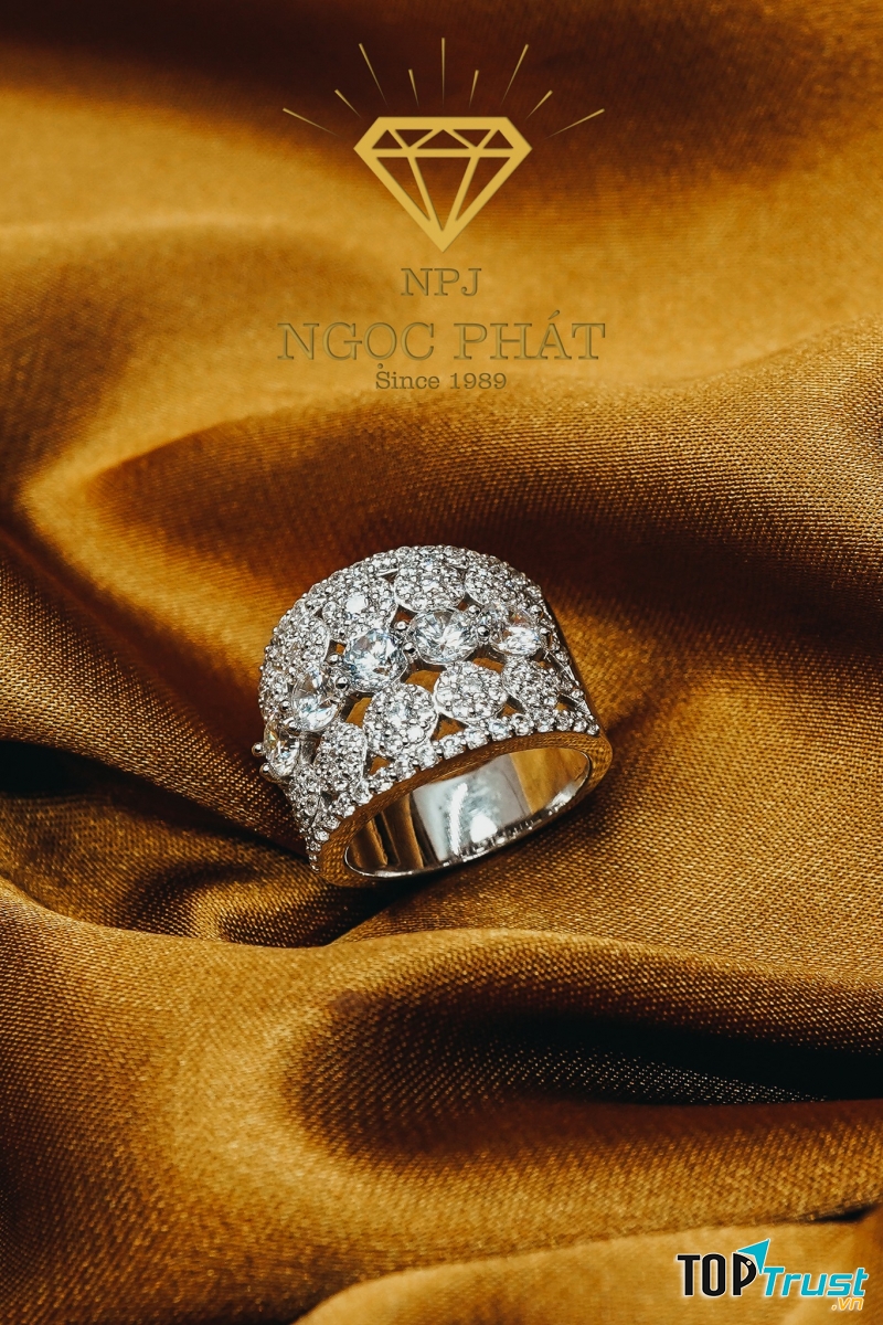 Tiệm vàng Ngọc Phát