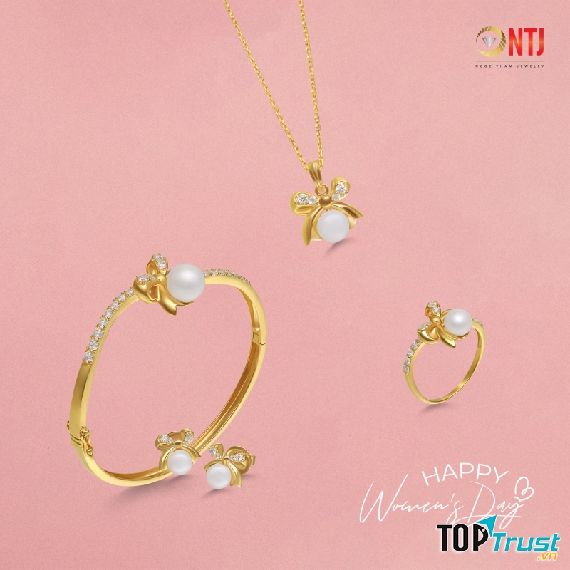 Trang sức tại tiệm vàng Ngọc Thẫm