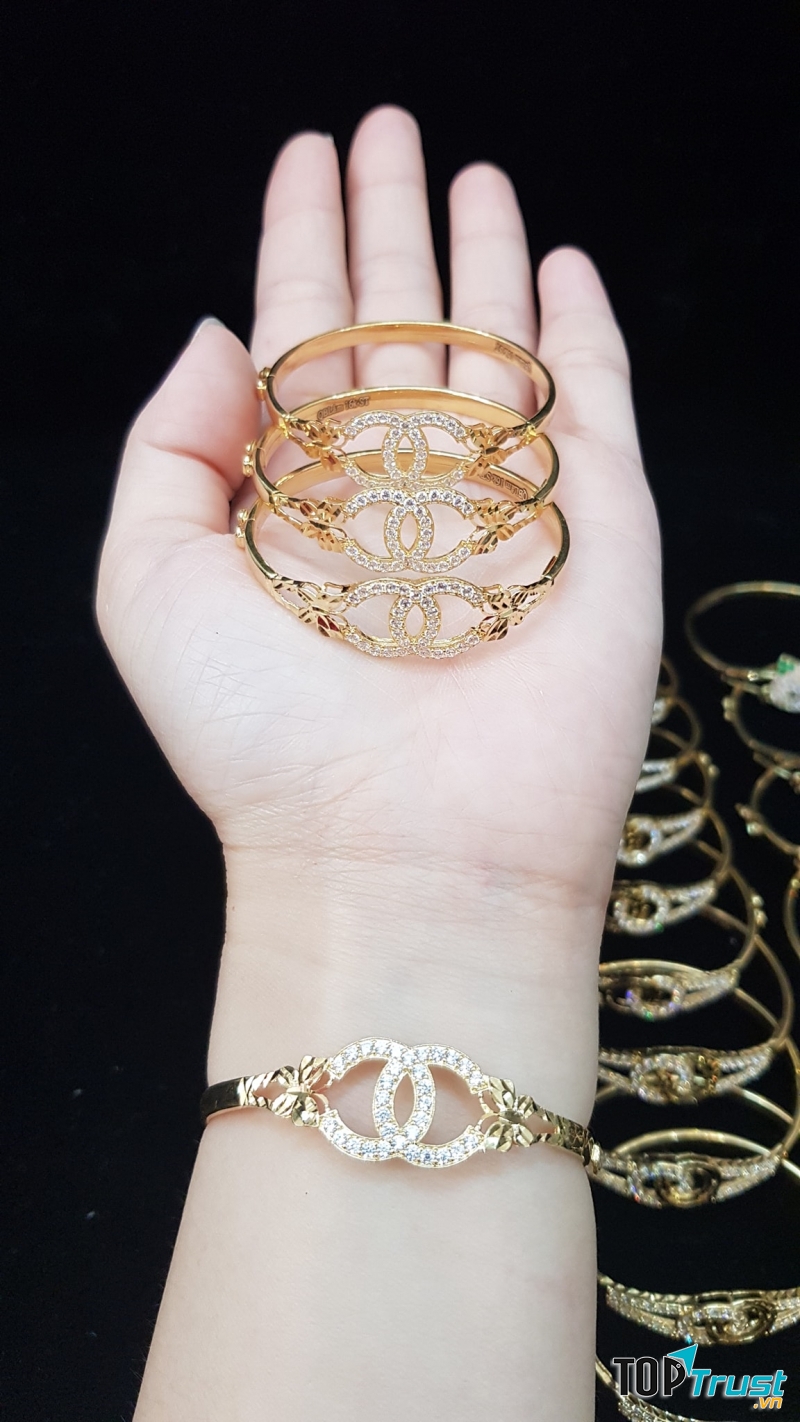 Tiệm vàng Quốc Bảo Lâm