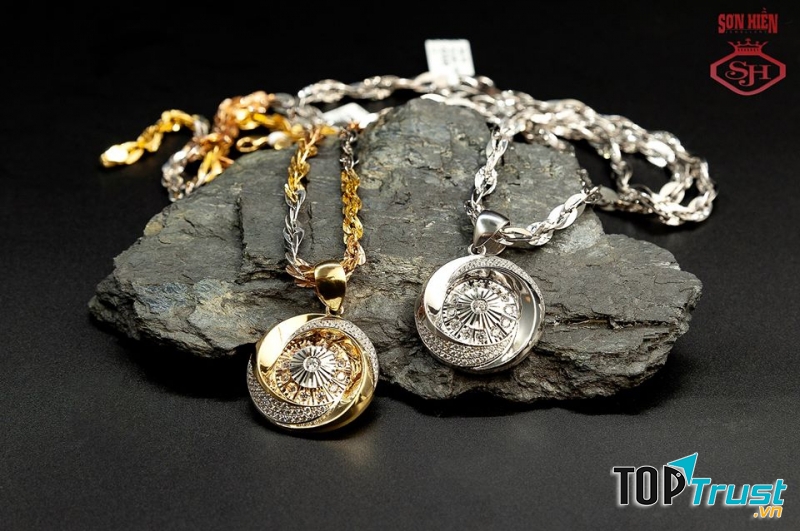 Tiệm vàng Sơn Huyền