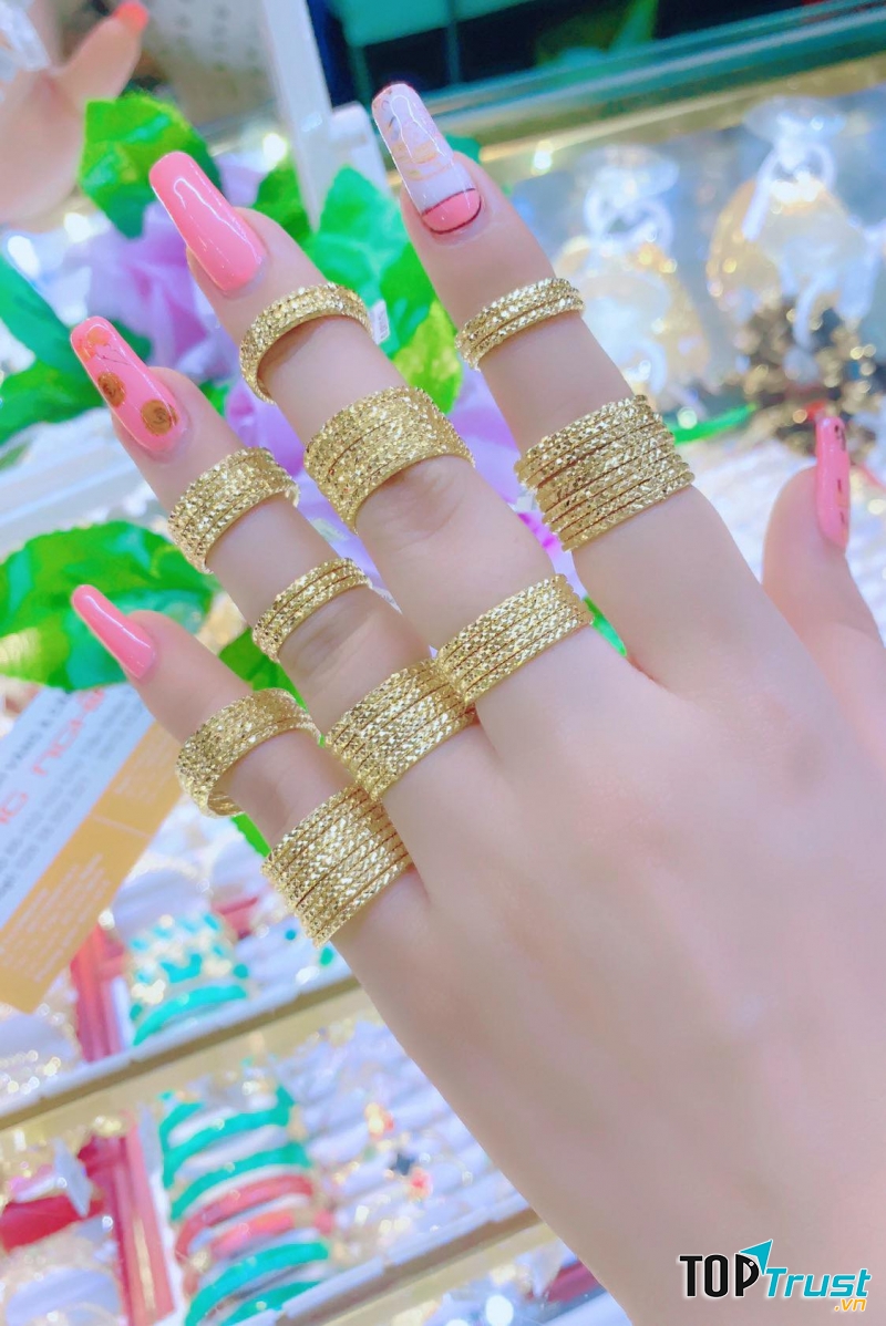 Tiệm vàng Trọng Nghĩa