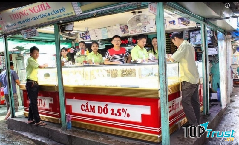 Hoạt động mua bán tại tiệm vàng Trọng Nghĩa
