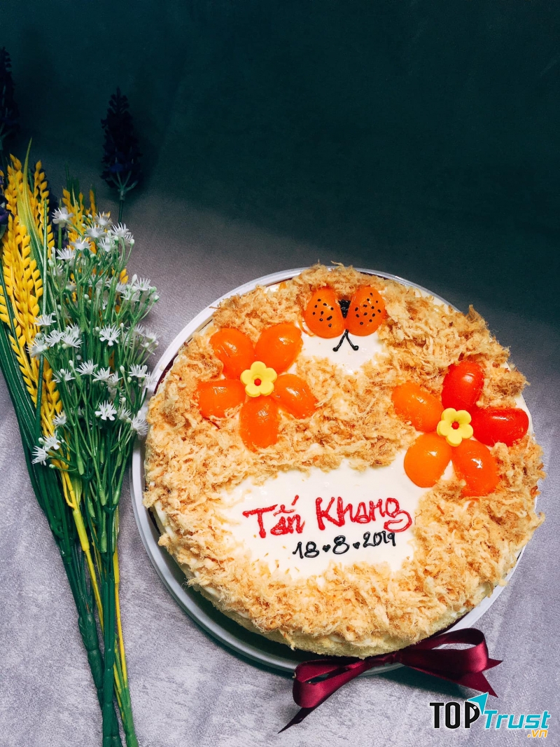 Bánh bông lan trứng muối được từ bánh kem