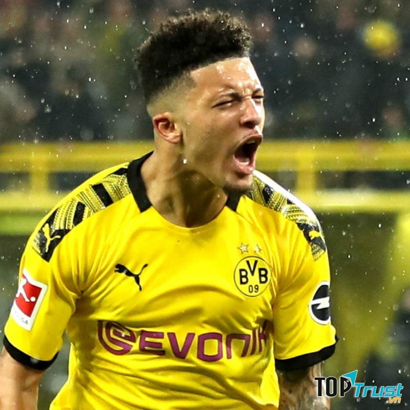Tiền đạo cánh phải: Jadon Sancho (2000)