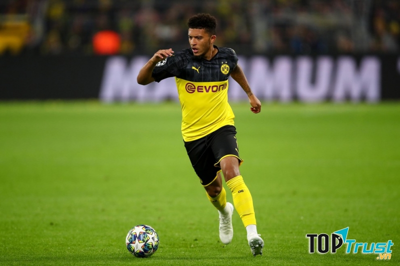 Tiền đạo cánh phải: Jadon Sancho (2000)
